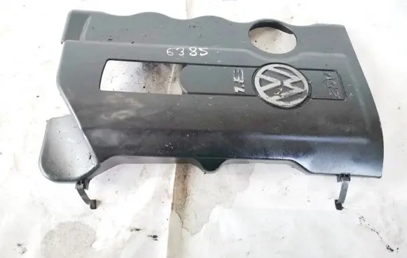 Volkswagen PASSAT B5 Engine cover (trim) 058103724f