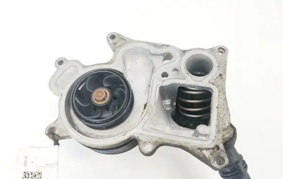 BMW 5 GT F07 Water pump 781083306