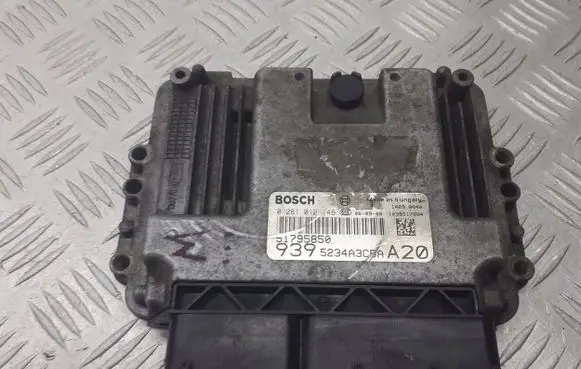 Alfa Romeo 159 Engine control unit/module 51795850