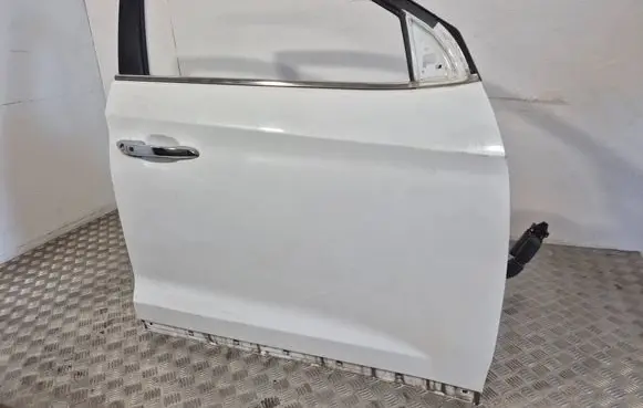 Hyundai Tucson TL Front door 
