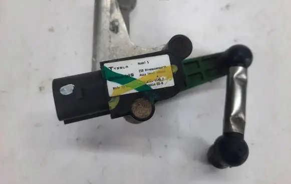 Tesla Model S Headlight/headlamp level sensor 600651400B