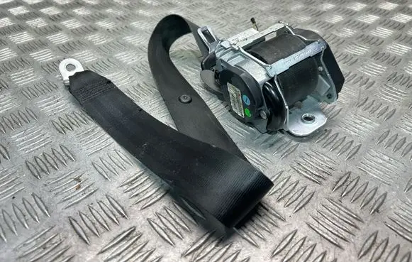 Volkswagen Golf VI Front seatbelt 617971300A