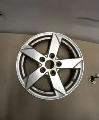 Nissan Qashqai R16 alloy rim 