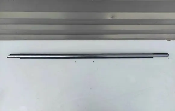 Mini Cooper Countryman F60 Door glass rail 7390099