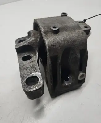 Volkswagen Golf IV Engine mount bracket 1J0199262BF