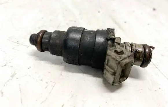 Audi A4 S4 B5 8D Fuel injector 07813355in