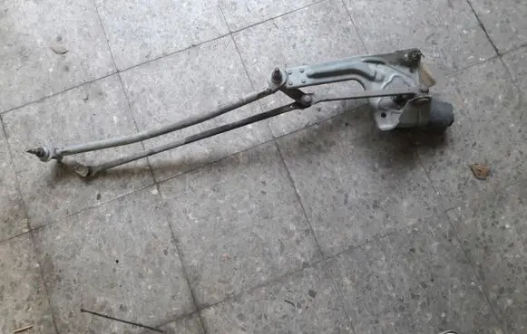 Renault Megane I Front wiper linkage 