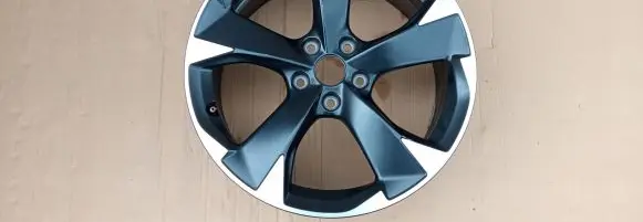 R16 alloy rim