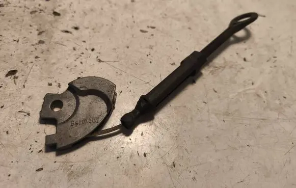 Volkswagen PASSAT B5 Throttle cable 8D0721757B 012598