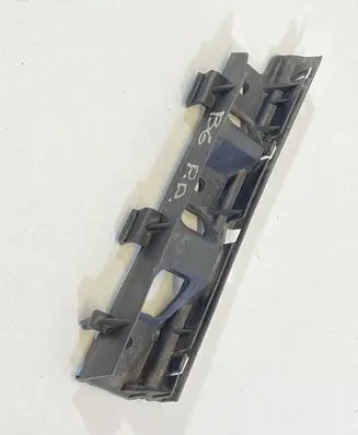 Volkswagen PASSAT B6 Front bumper mounting bracket 3C0807184