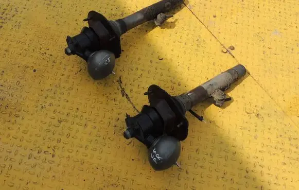 Citroen C5 Front air suspension shock absorber 9642090680