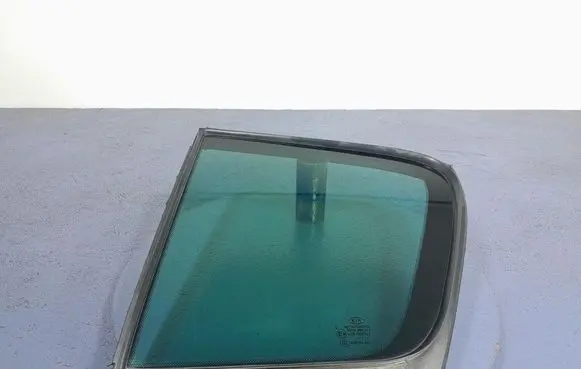 KIA Sportage Rear door window glass