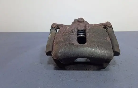 Volkswagen PASSAT B7 USA Front brake caliper