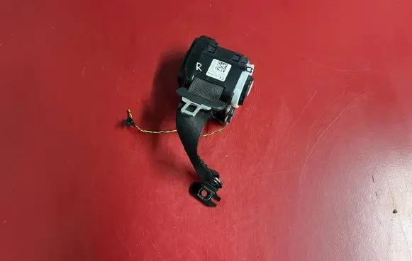 BMW X1 U11 Rear seatbelt 6959474 S3695947404