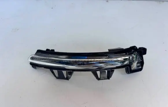 Volvo XC90 Front indicator light 21016251