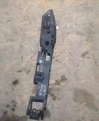Volkswagen Touareg I Front bumper mounting bracket 7L6807183C