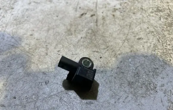 Jeep Grand Wagoneer Airbag deployment crash/impact sensor 68370840AA 62199F
