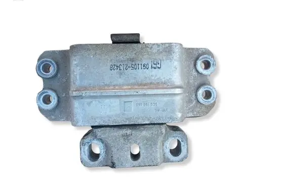 Volkswagen PASSAT B6 Engine mount bracket 3C0199555 091105213428