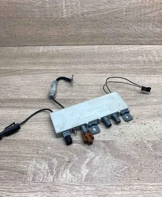 BMW 7 E38 Aerial antenna amplifier 8378090