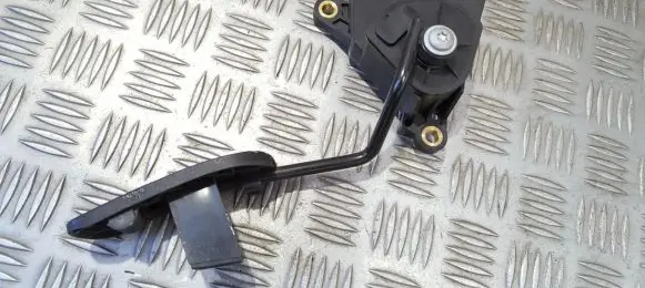 Nissan Note (E11) Accelerator throttle pedal 18002AX700 3555A10292