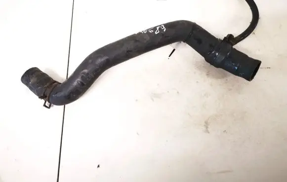 Volkswagen PASSAT B3 Engine coolant pipe/hose