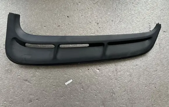 Nissan Terrano Quarter panel pressure vent 768030F000