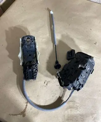 Skoda Fabia Mk3 (NJ) Front door lock 5TB837016 A046465 5E0837349A