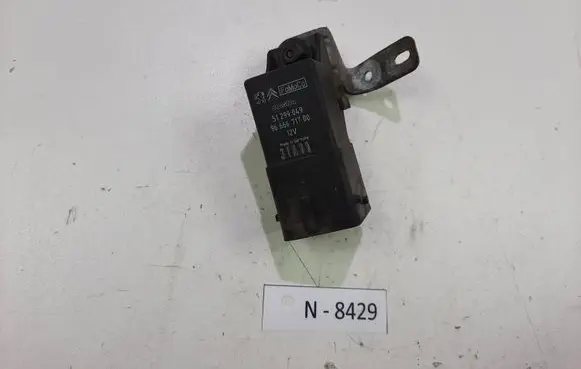 Volvo C30 Glow plug pre-heat relay 51299049