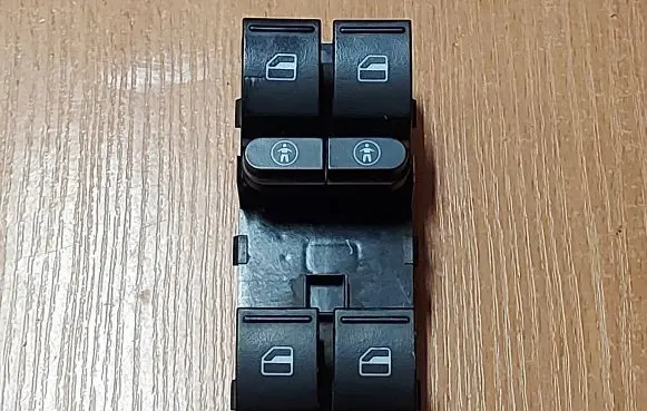 Volkswagen Touareg I Electric window control switch 7L6959857E