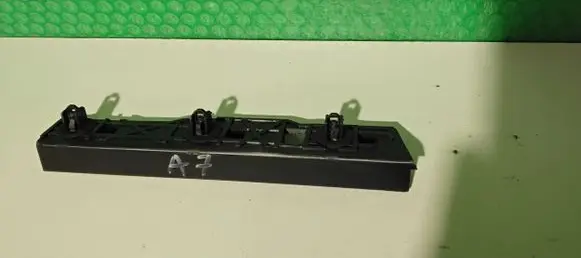 Audi A7 S7 4G Bumper support mounting bracket corner 4G8807890