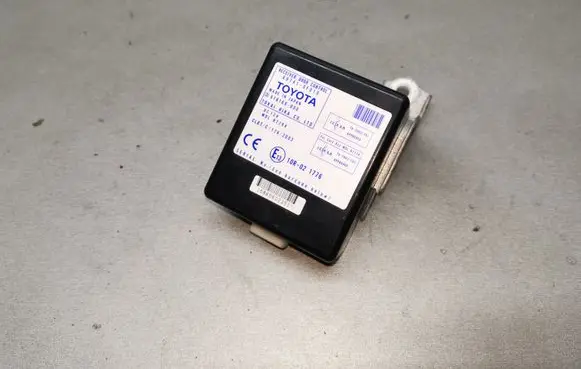 Toyota Corolla Verso AR10 Door control unit/module 897410F010