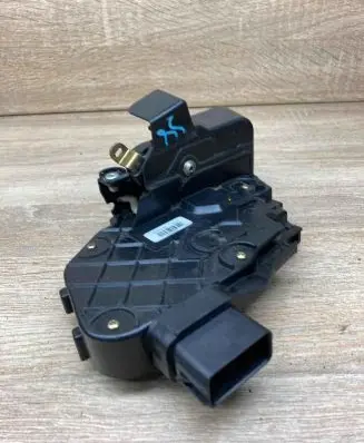 Volvo S40 Front door lock 30699157 2400075