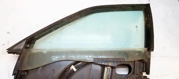 Audi 80 90 B3 Front door window/glass frame 