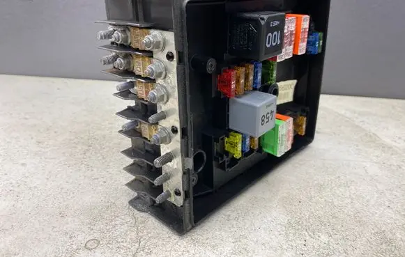 Volkswagen Golf V Fuse module 1K0937125A 017183071