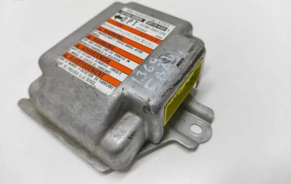Suzuki Grand Vitara I Airbag control unit/module 3891065D11 1523002043