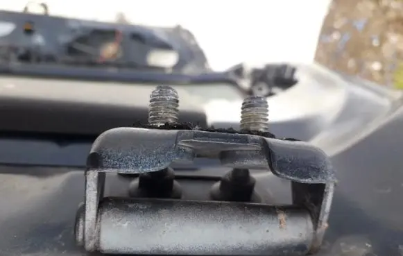 Mazda 323 F Tailgate/trunk/boot hinge
