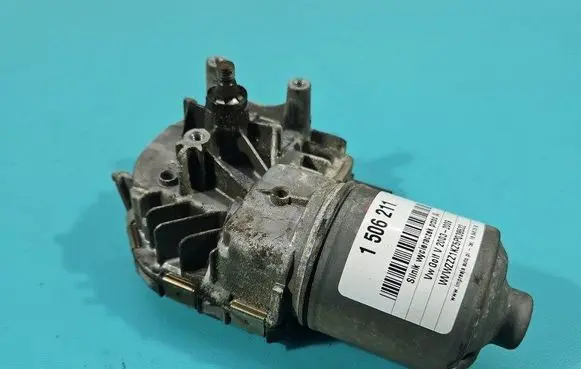 Volkswagen Golf V Wiper motor 0390241744 IMPRK1506211