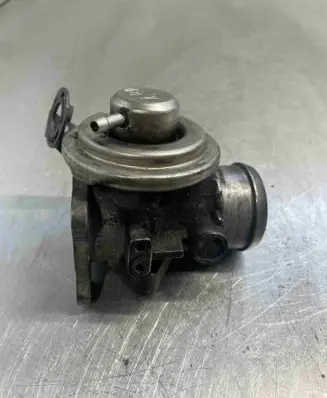 Volkswagen Polo EGR valve 038129637C