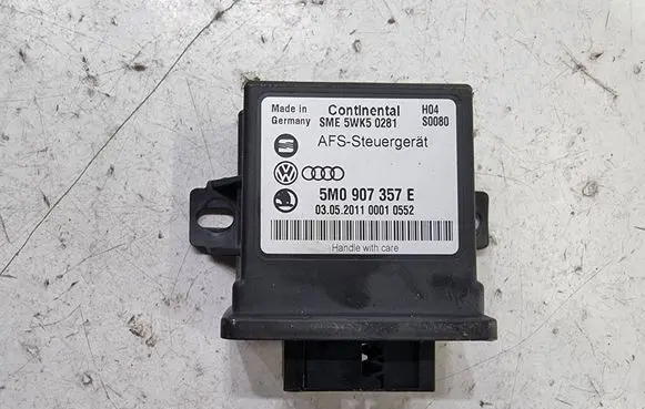 Volkswagen PASSAT B7 Light module LCM 5M0907357E 5WK50281 030520110001052