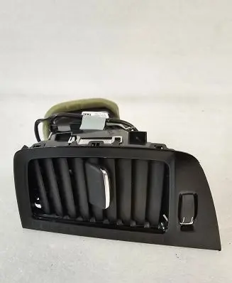 Volvo XC90 Dash center air vent grill 31651283