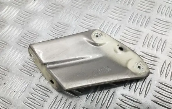 Skoda Yeti (5L) Fender mounting bracket 5L0821141