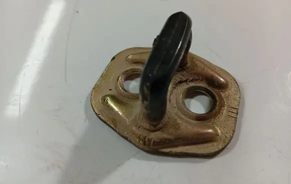 Nissan Almera Tino Front door lock loop/hook striker 