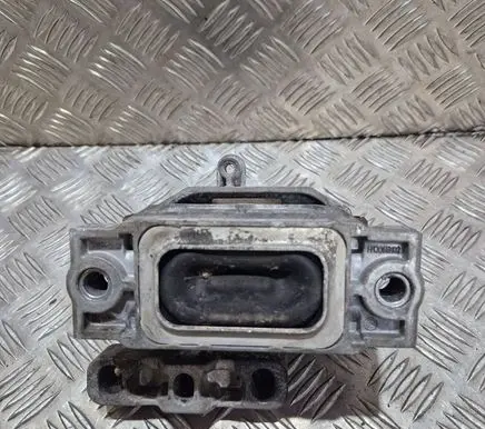 Volkswagen PASSAT B7 Engine mount bracket 1K0199262