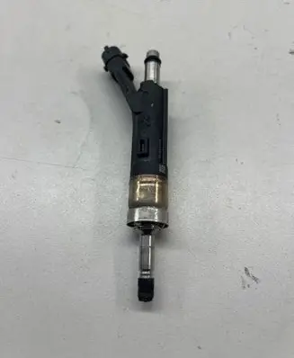 Peugeot 5008 Fuel injector 9810335380