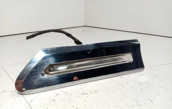 BMW 7 F01 F02 F03 F04 Front fender indicator light 63137203372