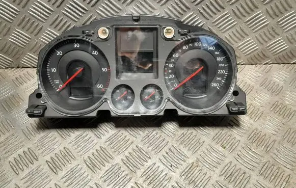 Volkswagen PASSAT B6 Speedometer (instrument cluster) 3C0920860K 909003 V098036008