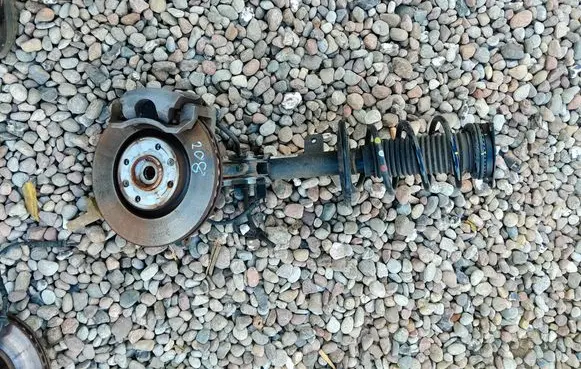 Peugeot 208 II Front shock absorber/damper 98311689800