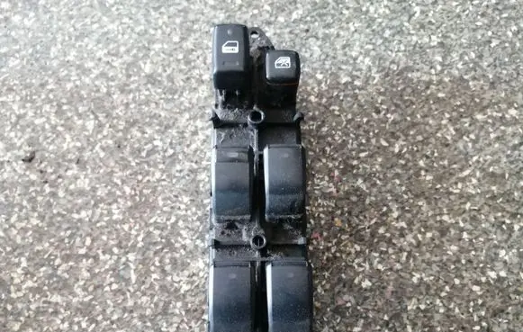 Toyota Avensis Verso Electric window control switch 514569