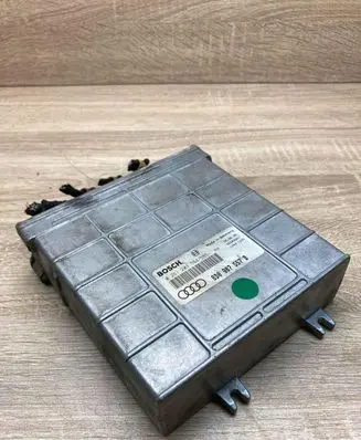 Audi A4 S4 B5 8D Engine control unit/module ECU 8D0907557B 0261203554