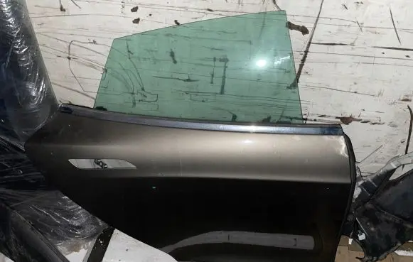 Tesla Model S Rear door